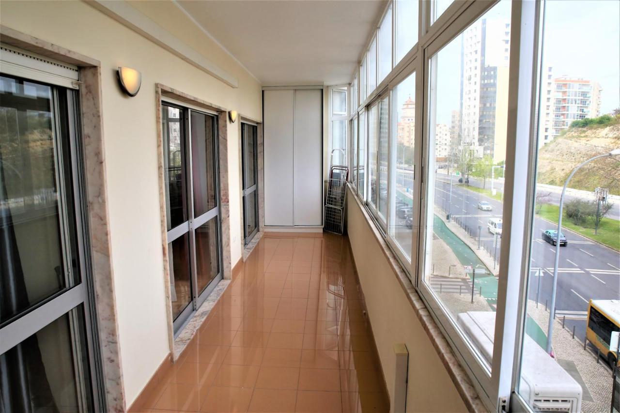 Supreme Areeiro Apartment Lisbon Bagian luar foto